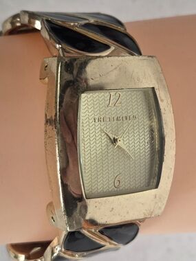 Unlimited Bangle Womens Watch Gold/Black